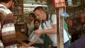 Sascha Barby ist als Küchenmeister für Rational in aller Welt unterwegs. Zusammen mit drei Kollegen steht er im Juni an vier Terminen zu Live-Chats auf Facebook und Twitter bereit. Foto: Rational