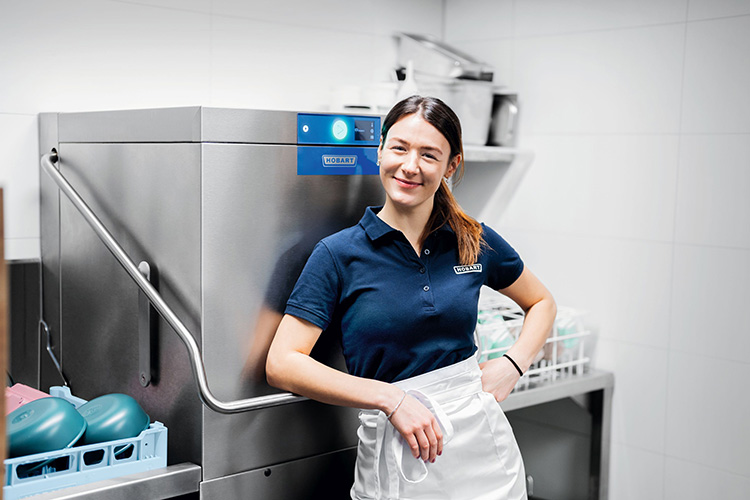 Schon bald werden die Spültechnik-Prozesse weiter optimiert – durch den Einsatz von Künstlicher Intelligenz (KI). Davon will der Hersteller Hobart die Kunden während der Internorga überzeugen. Foto: Hobart