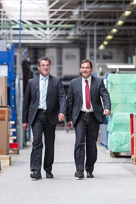 Das 15. Rekordjahr in Folge feiern Silvio Koch, Axel Beck (v.l.n.r.) und das gesamte Hobart-Team mit einer großen Gala. Foto: Hobart