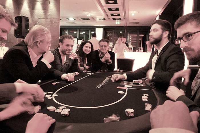 In stimmungsvoller Atmosphäre konnten beim Gastropoker neue Kontakte geknüpft werden. Foto: Gastropoker