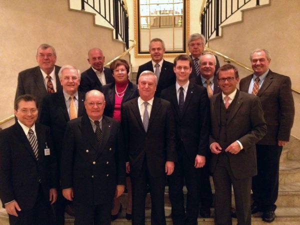 Ernst Fischer konnte sich über seine Wiederwahl zum Präsidenten des Dehoga Bundesverbandes freuen. Als Vizepräsident steht ihm Guido Zöllick zur Seite. Foto: Dehoga