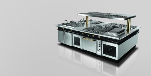 Höchstleistung mit Stil kennzeichnet die Linie System 900, die – wie auch die Linie Chef 850 – wegen ihrer Wirtschaftlichkeit und robusten Ausführung auch in der Gemeinschaftsverpflegung sehr geschätzt wird. Foto: Krefft Großküchentechnik