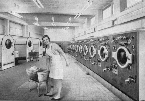 Schon hoch professionell: Eine Wäscherei mit Miele-Maschinen in den 50er Jahren.